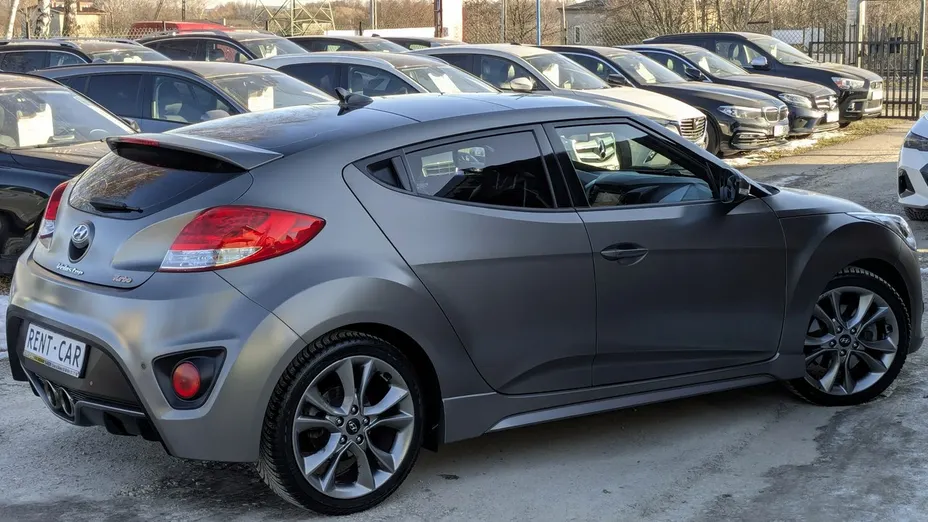HYUNDAI Veloster -