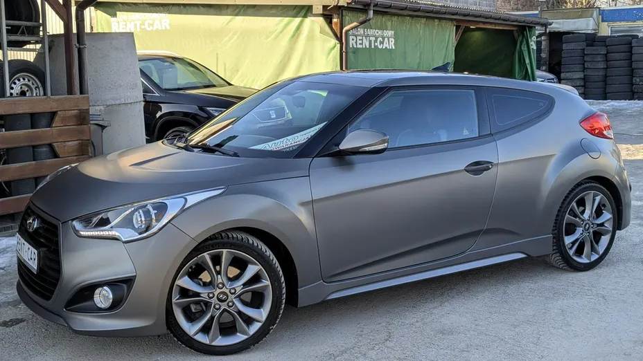 HYUNDAI Veloster -