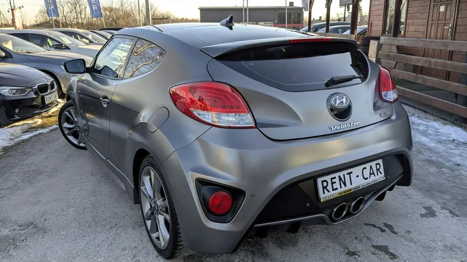 HYUNDAI Veloster -