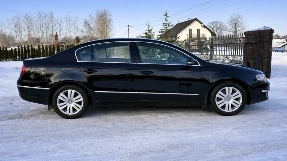 VOLKSWAGEN Passat -