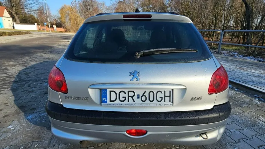 PEUGEOT 206 -