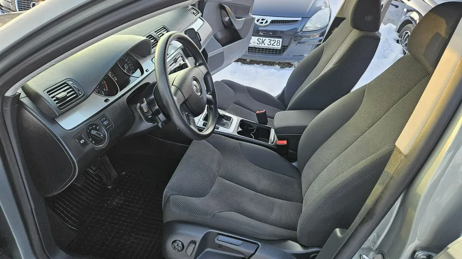 VOLKSWAGEN Passat -