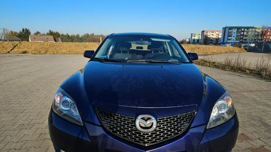 MAZDA 3 -
