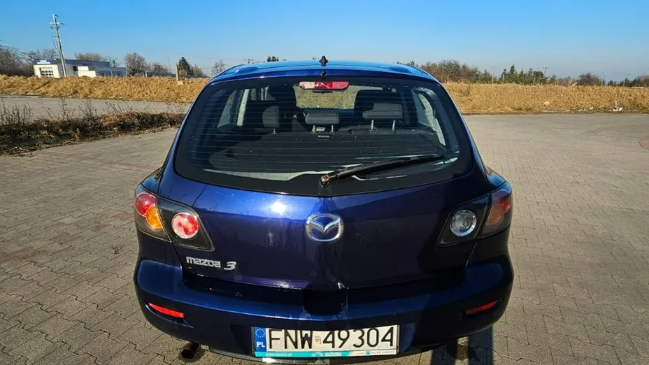 MAZDA 3 -