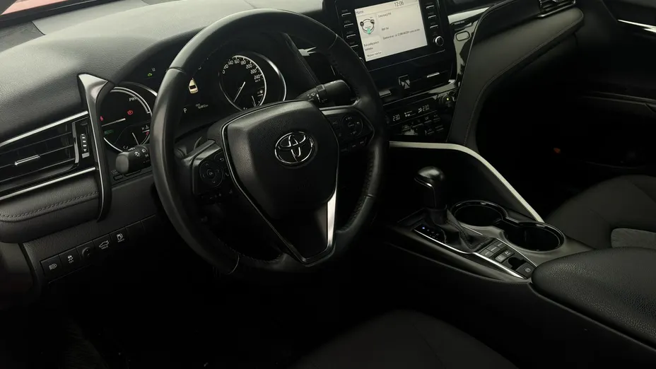 TOYOTA Camry -