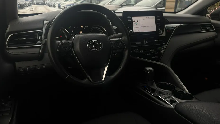 TOYOTA Camry -