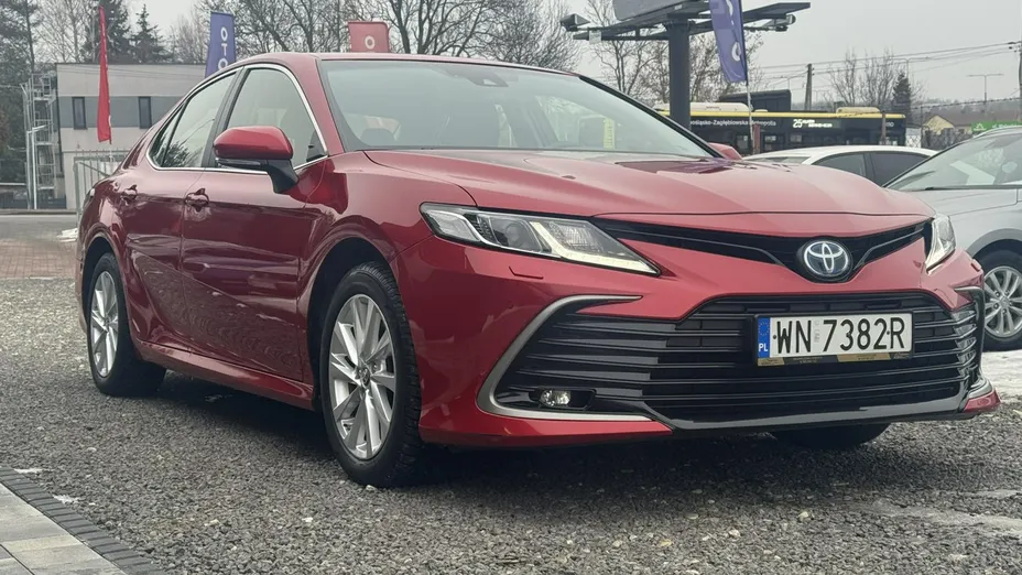 TOYOTA Camry -