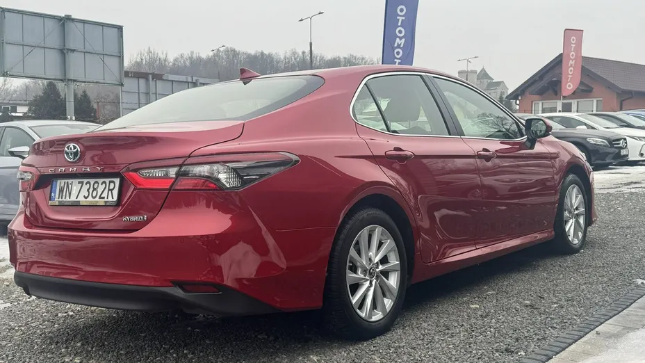 TOYOTA Camry -