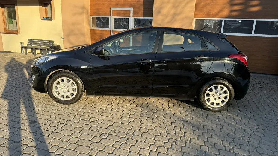 HYUNDAI i30 -