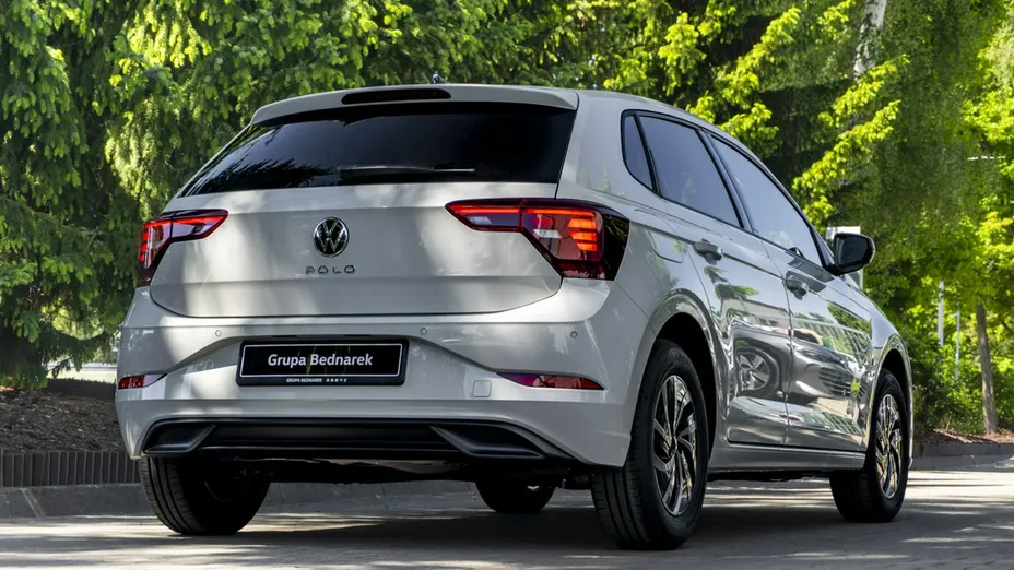 VOLKSWAGEN Polo -