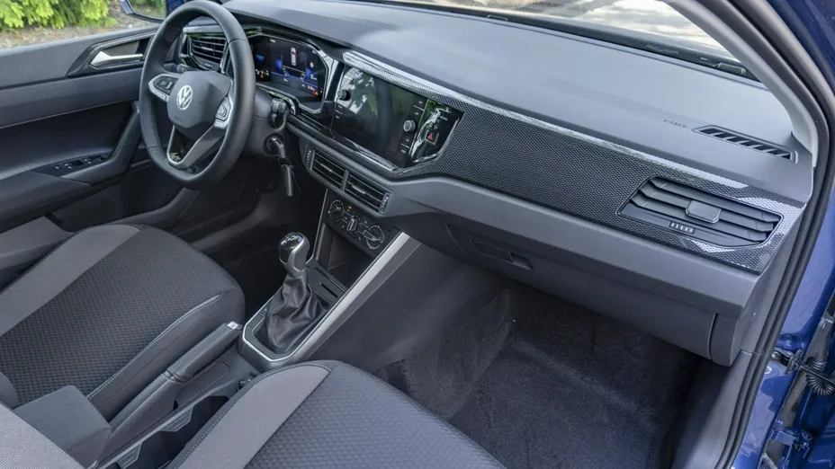 VOLKSWAGEN Polo -