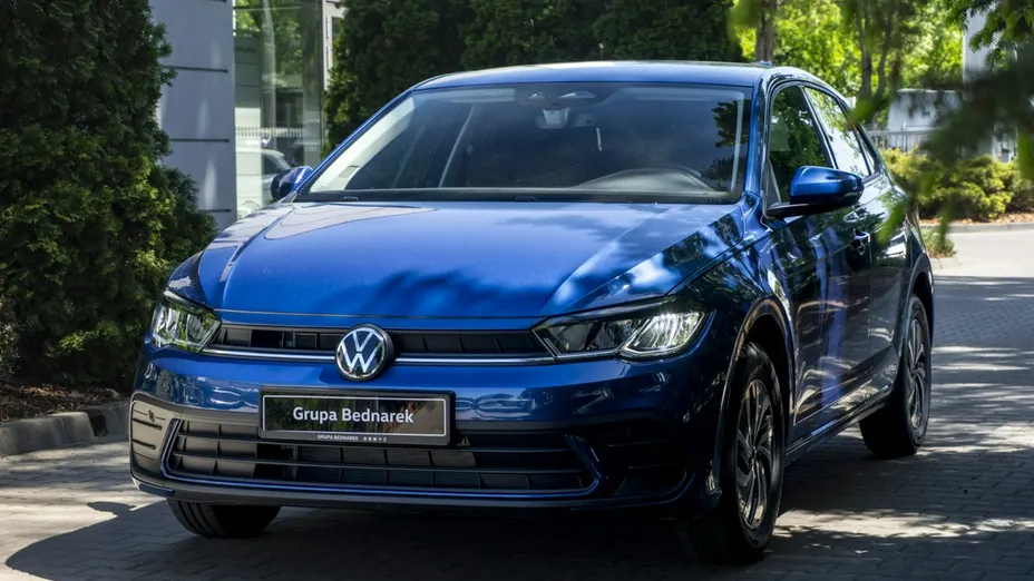 VOLKSWAGEN Polo -