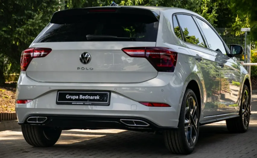 VOLKSWAGEN Polo -