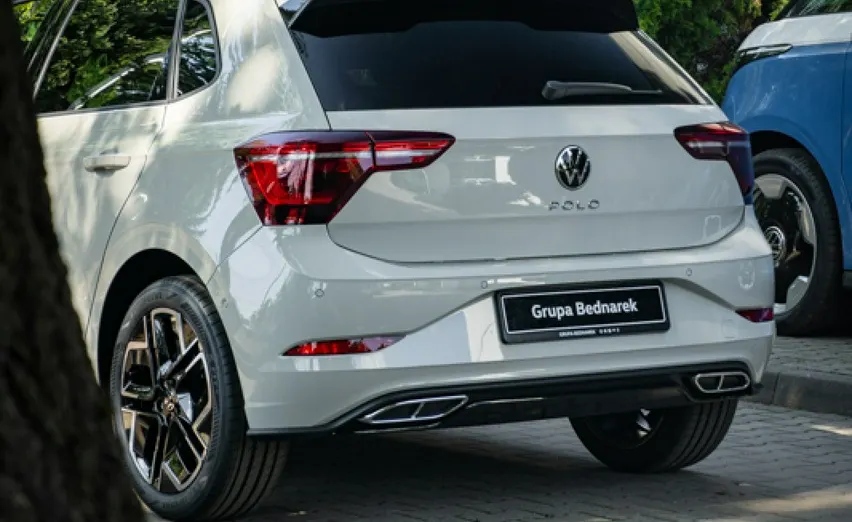 VOLKSWAGEN Polo -