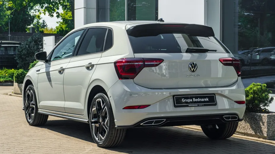 VOLKSWAGEN Polo -