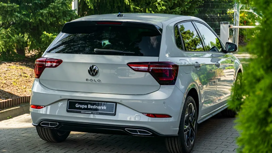 VOLKSWAGEN Polo -