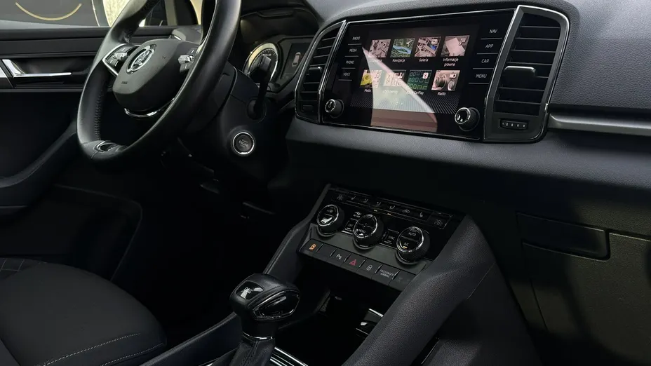 SKODA Karoq -