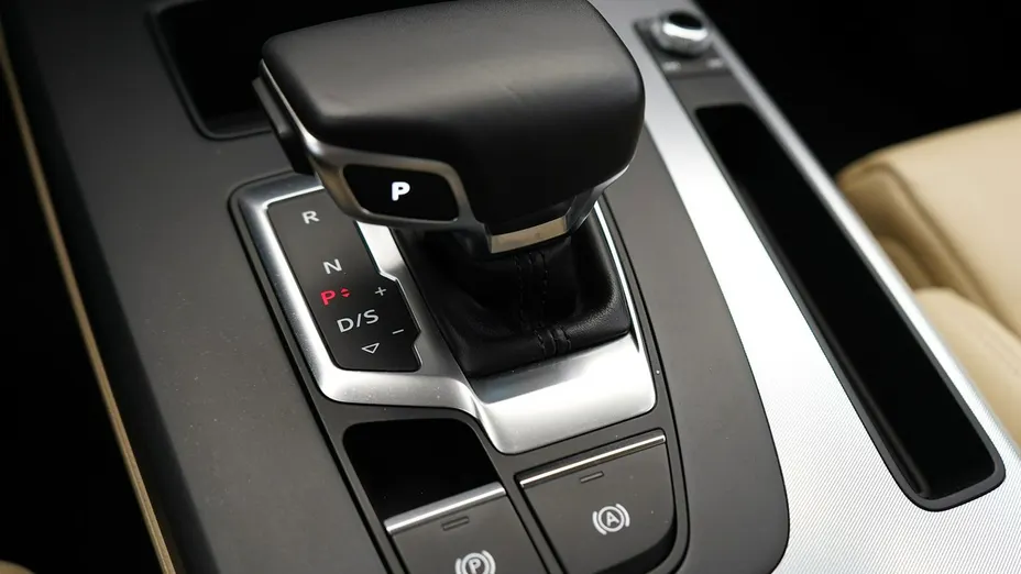 AUDI Q5 Q5 45 TFSI mHEV Quattro S Line S tronic