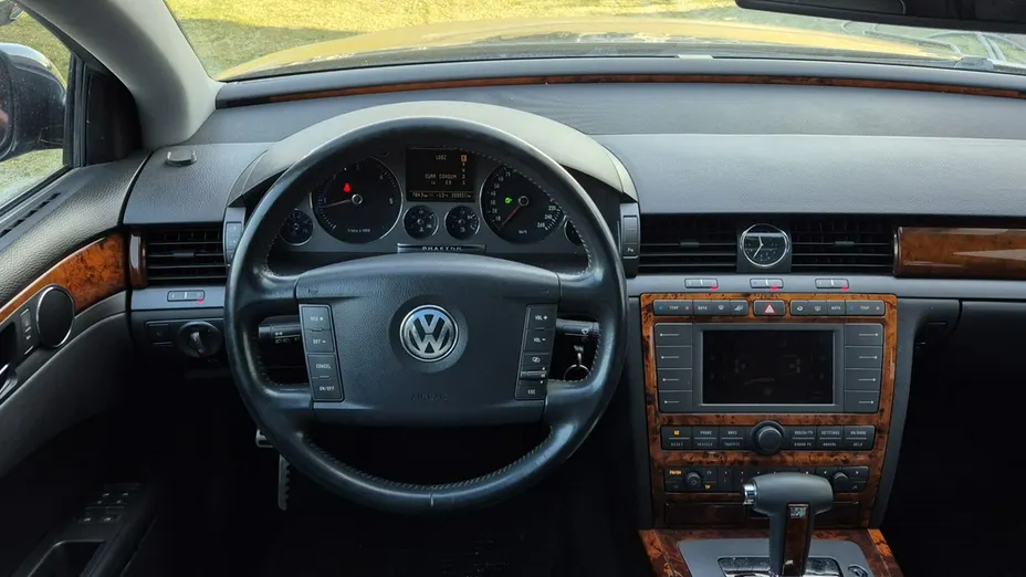 VOLKSWAGEN Phaeton -