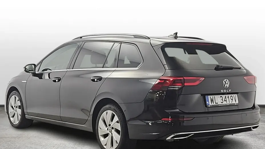 VOLKSWAGEN Golf -