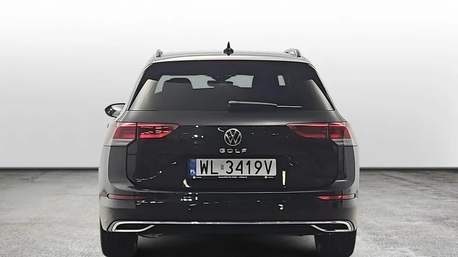 VOLKSWAGEN Golf -