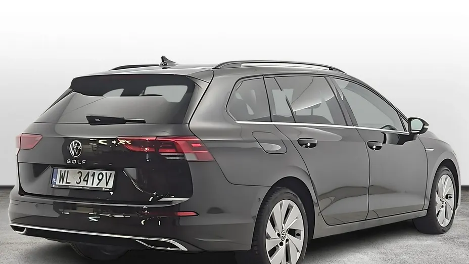 VOLKSWAGEN Golf -