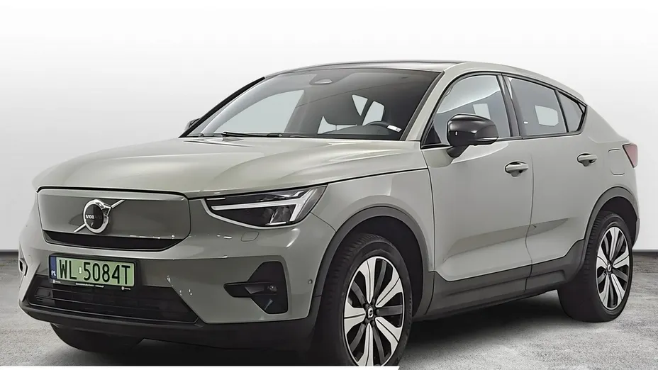 VOLVO C40 -
