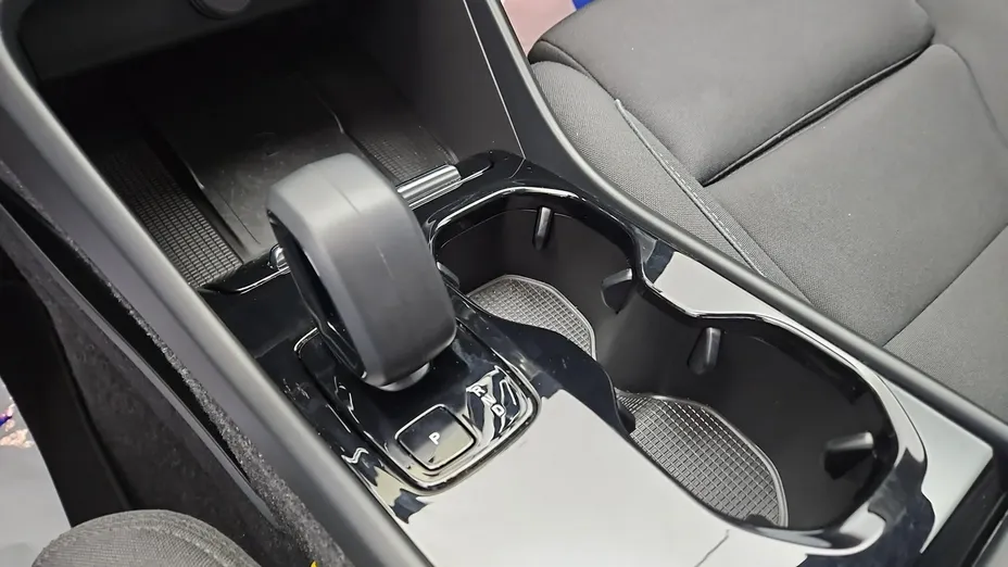 VOLVO C40 -