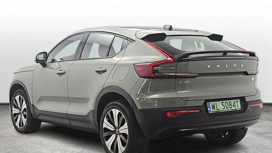 VOLVO C40 -