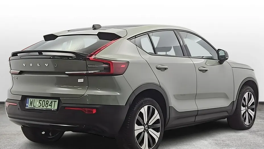 VOLVO C40 -