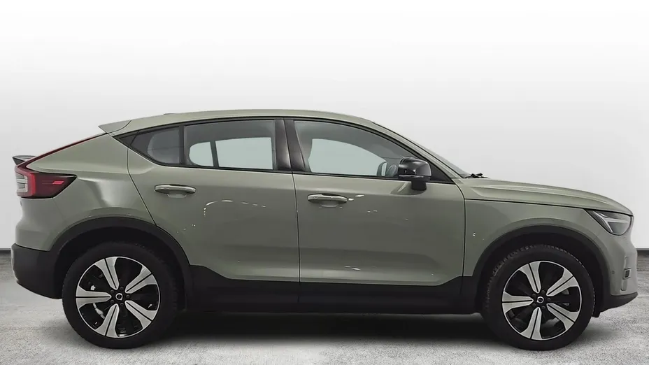 VOLVO C40 -