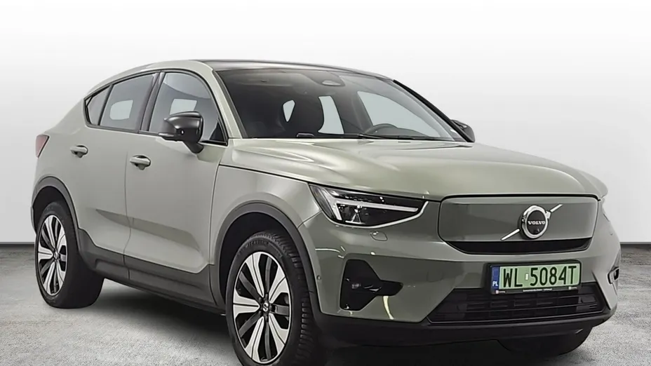 VOLVO C40 -
