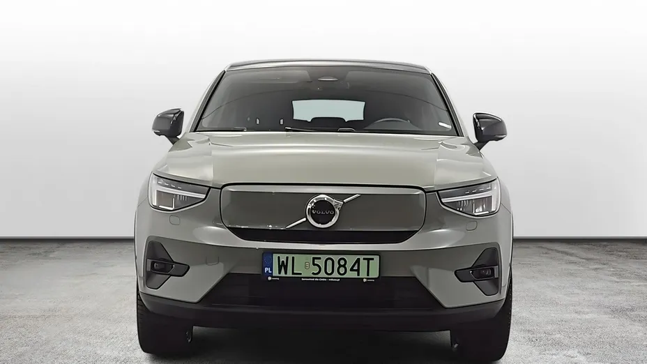 VOLVO C40 -