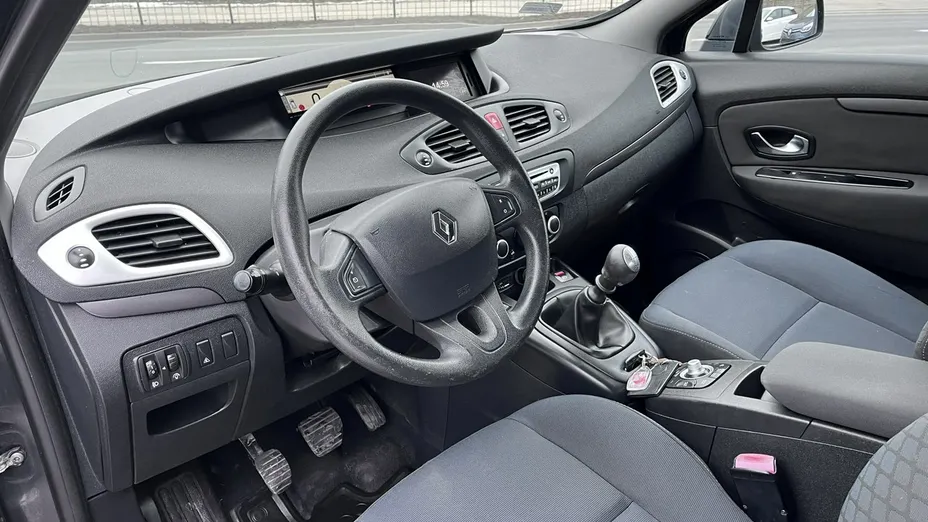 RENAULT Scenic -