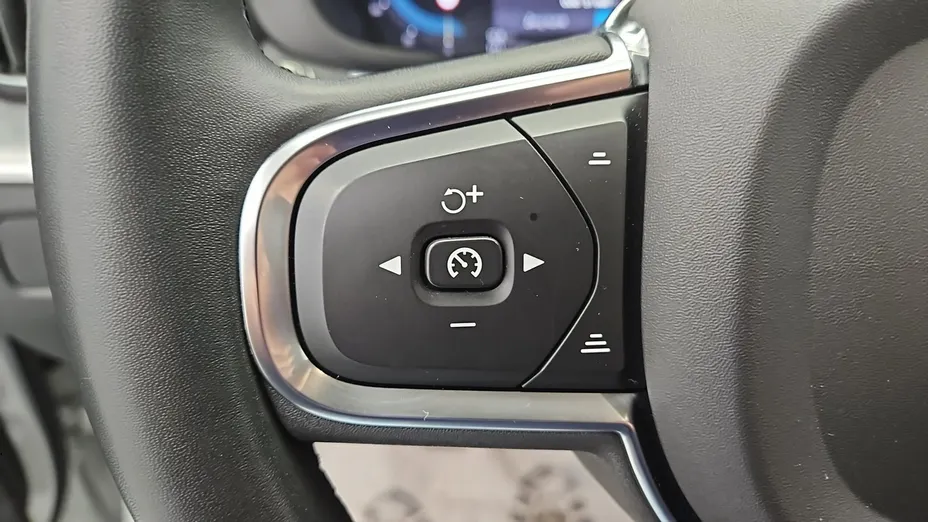 VOLVO XC60 -