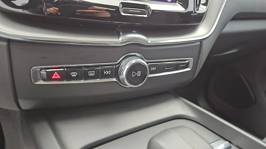VOLVO XC60 -