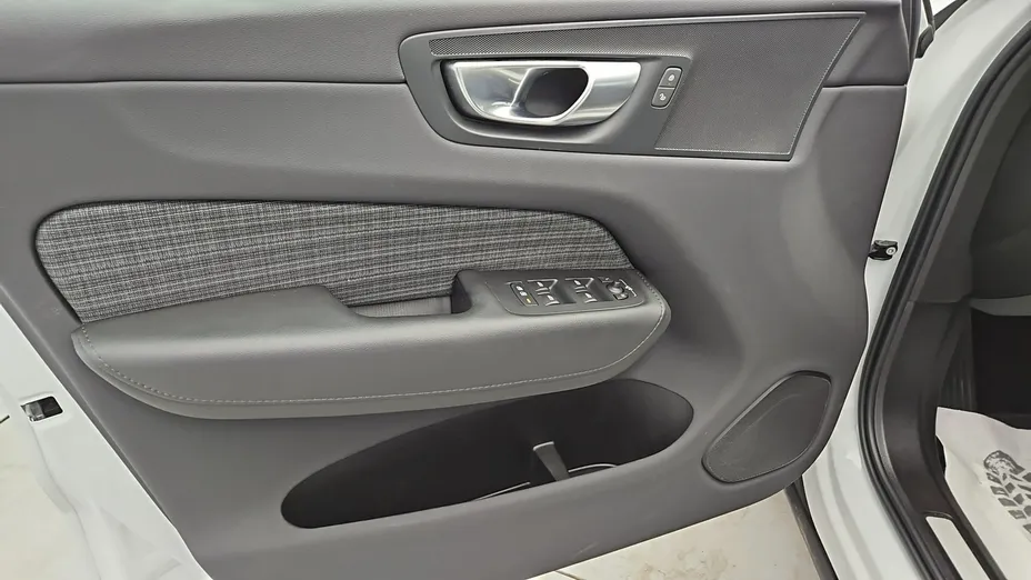 VOLVO XC60 -