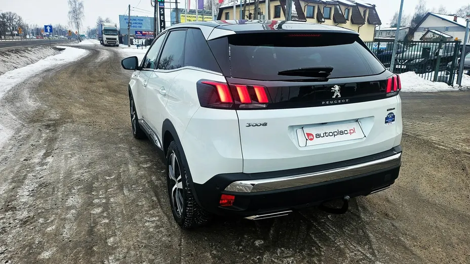 PEUGEOT 3008 -