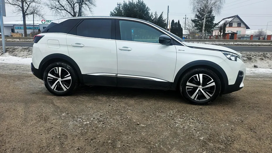 PEUGEOT 3008 -