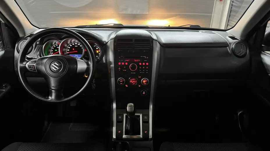 SUZUKI Grand Vitara -