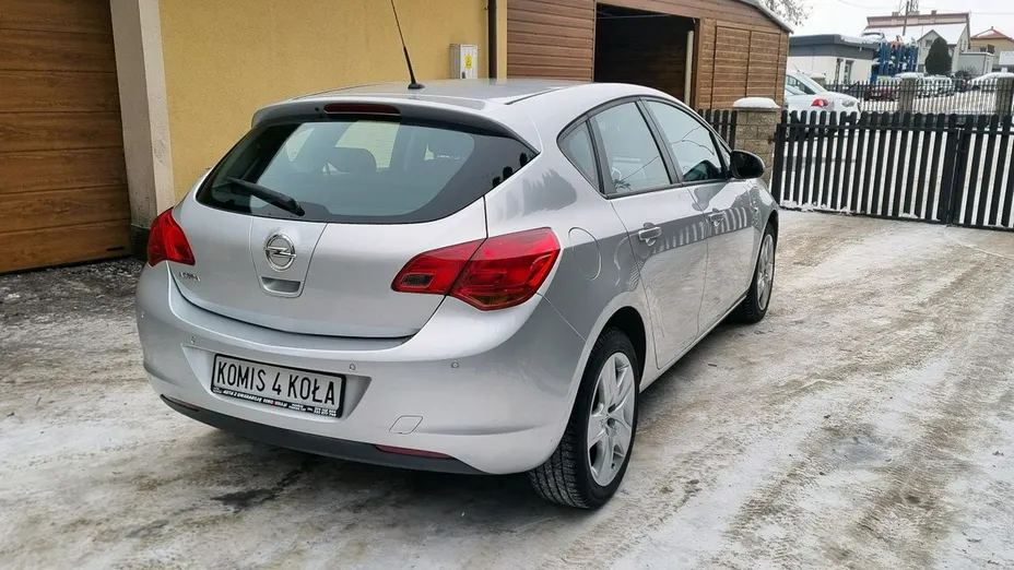 OPEL Astra -