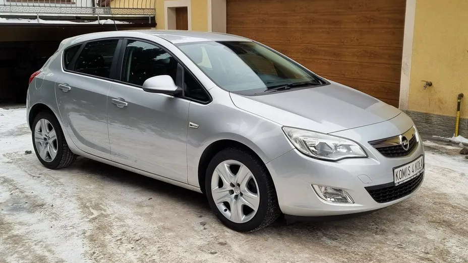 OPEL Astra -