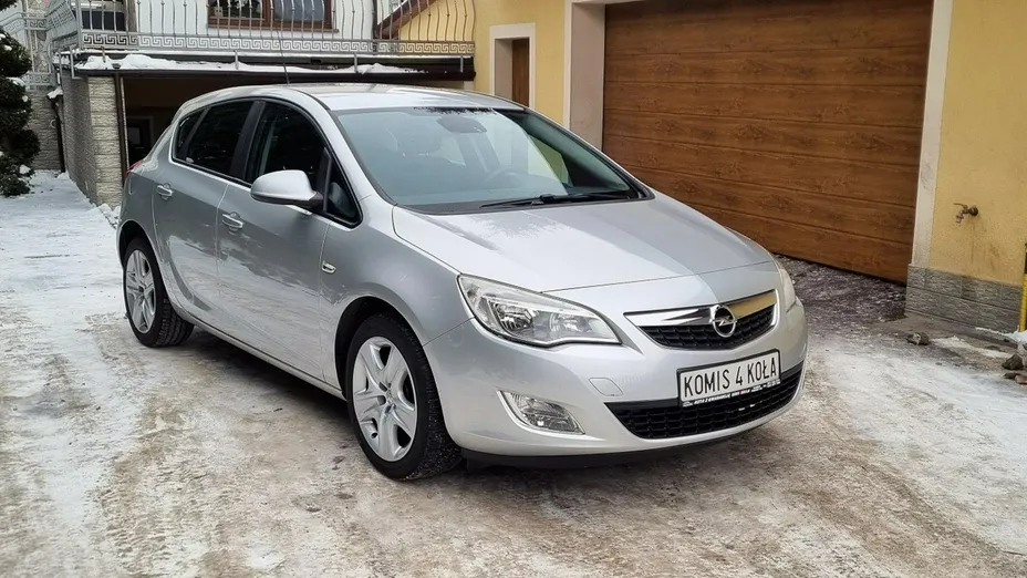 OPEL Astra -
