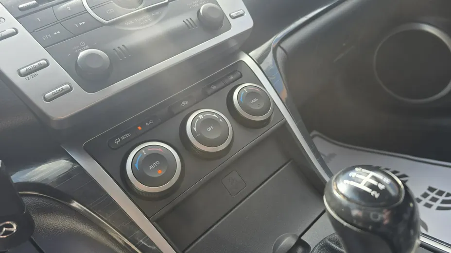 MAZDA 6 -