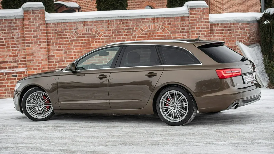 AUDI A6 -