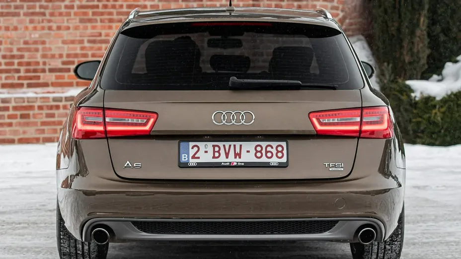 AUDI A6 -