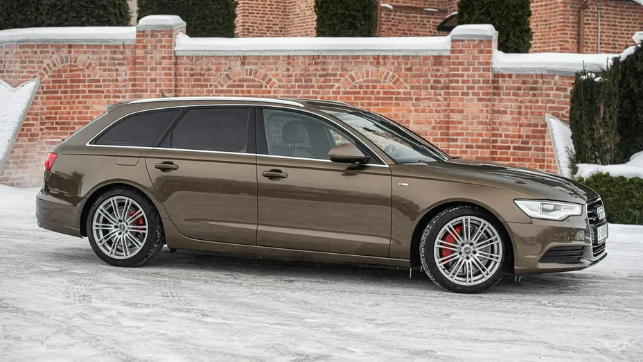 AUDI A6 -