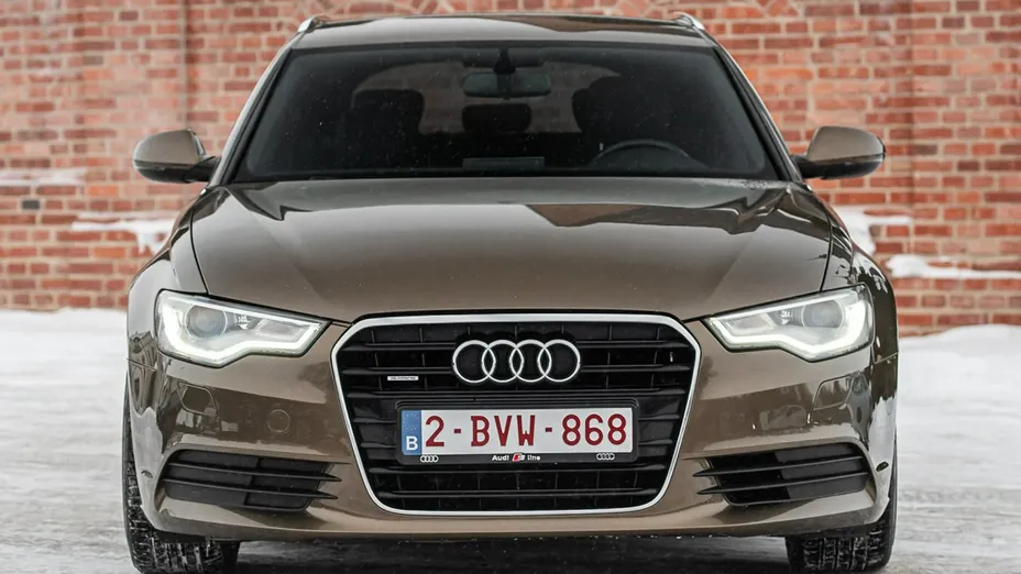 AUDI A6 -