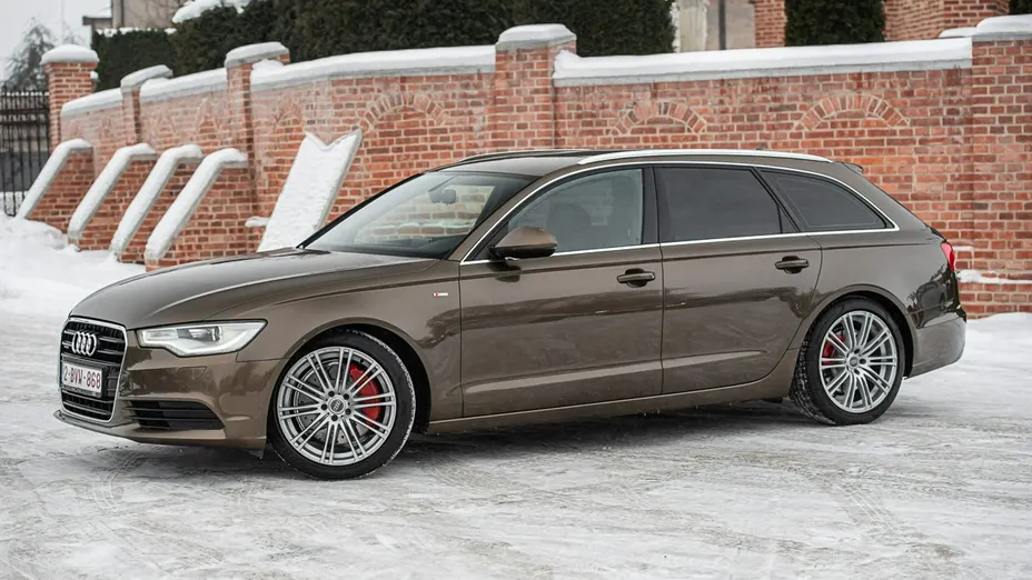 AUDI A6 -