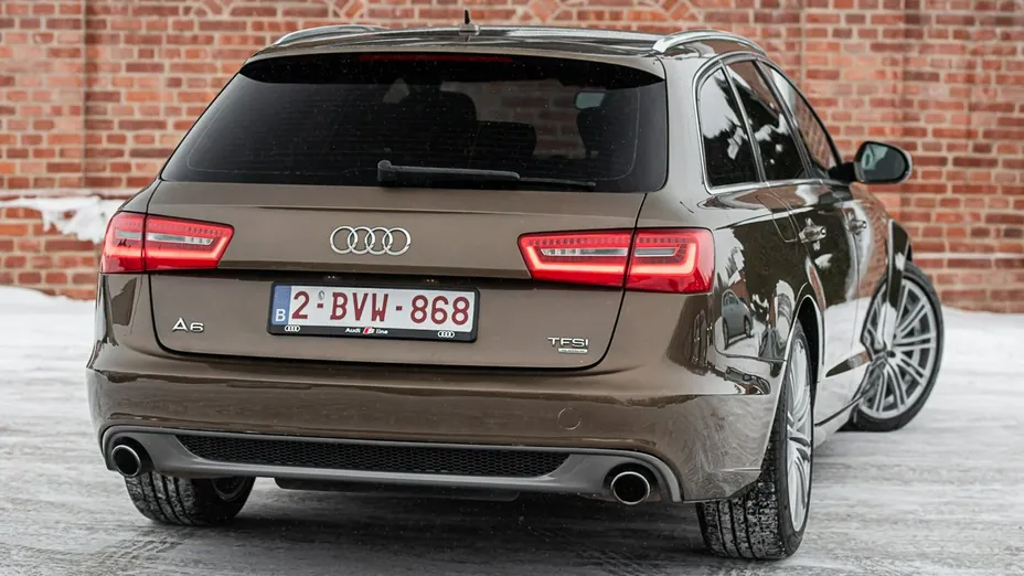 AUDI A6 -